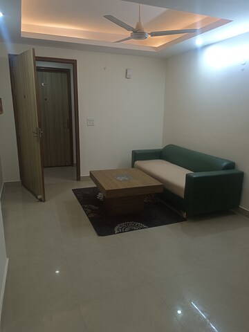 Living Room in 1 BHK Builder Floor at Sushant Lok 1, Sector 43 – for Rent