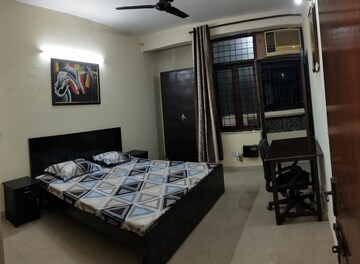 Bedroom in 3 BHK Builder Floor at Ardee City, Sector 52 – for Rent
