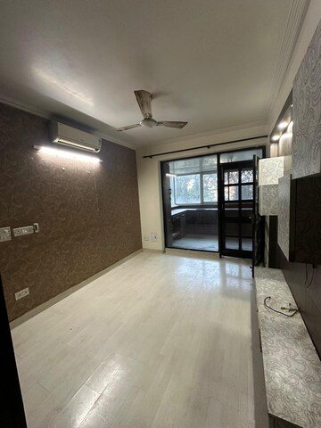 Room in 3 BHK Builder Floor at Ardee City, Sector 52 – for Rent