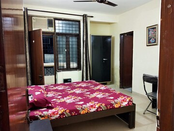 Bedroom in 3 BHK Builder Floor at Ardee City, Sector 52 – for Rent
