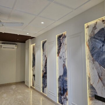 Building Lobby in 4 BHK Builder Floor at Unitech South City II, South City 2 – for Sale
