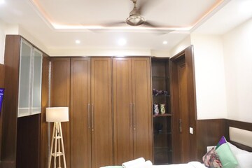 Furnished Amenities in 3.5 BHK Apartment at Saket – for Rent