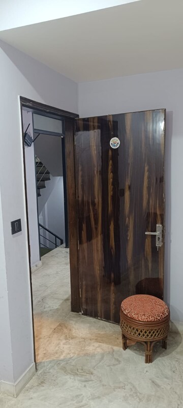 Building Lobby in 4 BHK Builder Floor at Ardee City, Sector 52 – for Rent