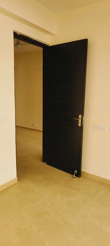 Room in 2 BHK Apartment at Signature Global Park 4 and 5, Sohna Sector 36 – for Rent