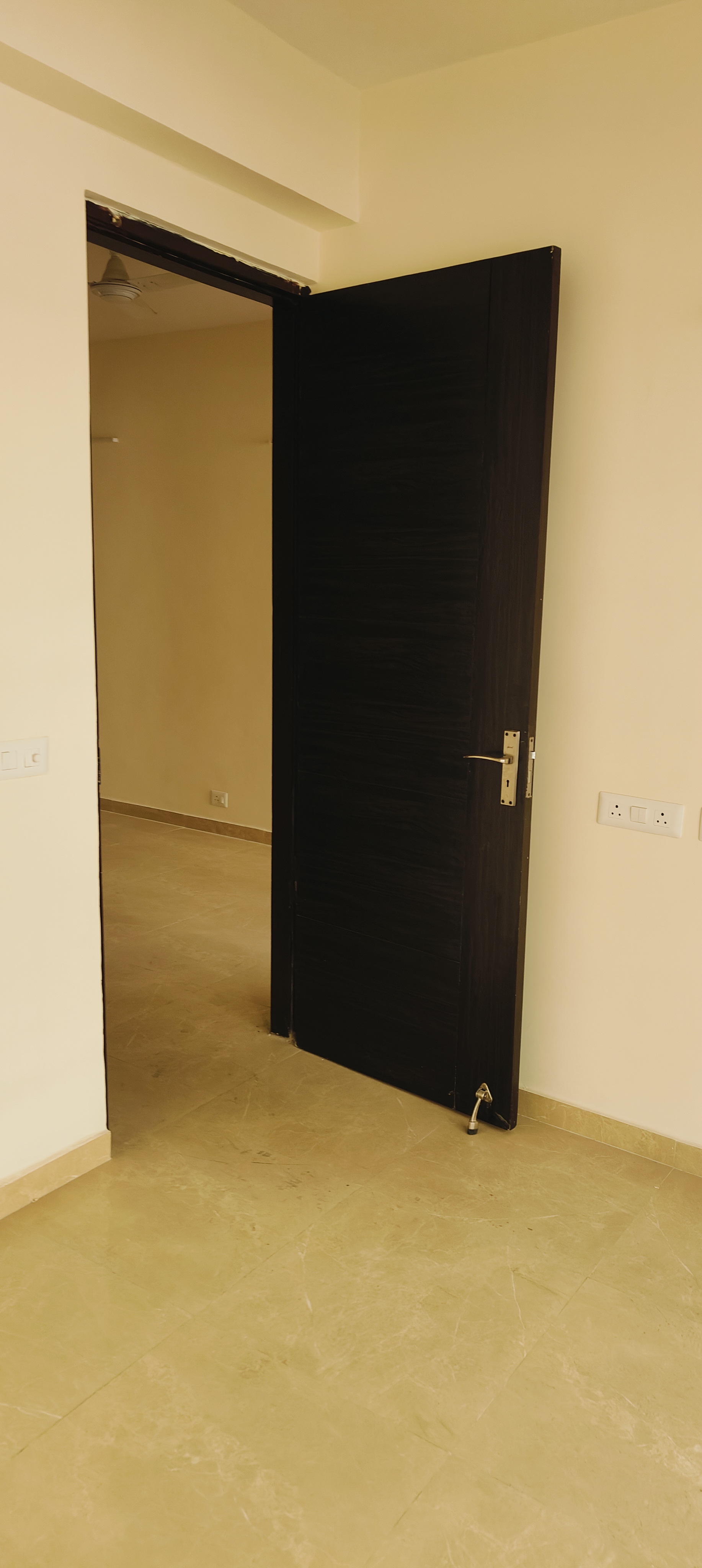 2 BHK + Extra Room Apartment For Sale in Signature Global Park 4 and 5