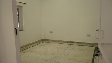 Room in 3 BHK Independent House at Rajpur Road – for Rent