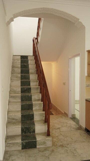 Staircase in 3 BHK Independent House at Rajpur Road – for Rent