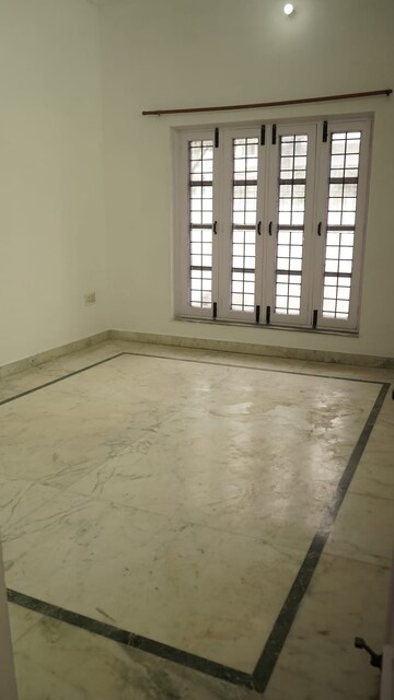 Room in 3 BHK Independent House at Rajpur Road – for Rent
