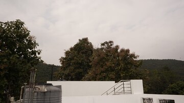 3 BHK Independent House – Exterior View View at Rajpur Road - for Rent
