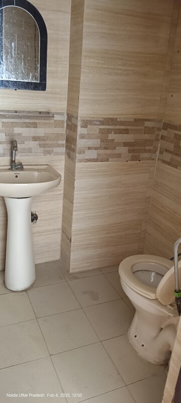 Bathroom in 3 BHK Apartment at Amrapali Zodiac, Sector 120 – for Rent