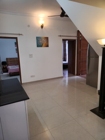 Room in 3 BHK Apartment at Sheikh Sarai – for Rent