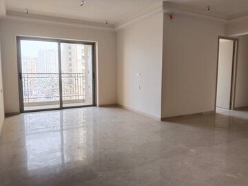 Room in 3 BHK Apartment at Hiranandani Fortune City, New Panvel – for Rent