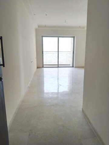 Room in 3 BHK Apartment at Hiranandani Fortune City, New Panvel – for Rent