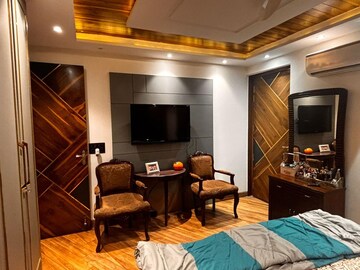Furnished Amenities in 3 BHK Builder Floor at Unitech Woodstock Floors, Sector 50 – for Sale