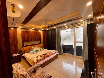 Room in 3 BHK Builder Floor at Unitech Woodstock Floors, Sector 50 – for Sale