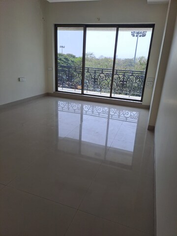 Room in 4 BHK Apartment at El Palazzo, Juhu – for Rent