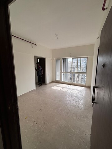 2 BHK Apartment For Rent in Omkar Signet, Malad East