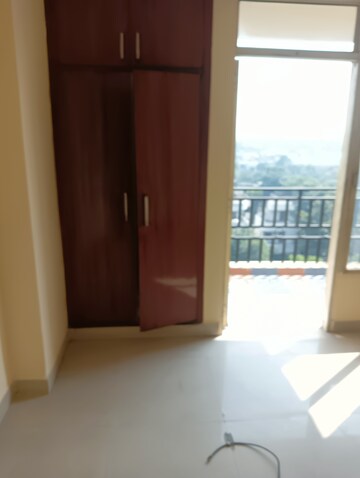 Room in 2.5 BHK Apartment at Gardenia Grace, Sector 61 – for Rent
