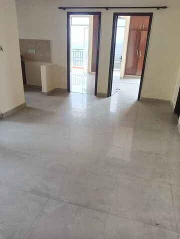 Room in 2.5 BHK Apartment at Gardenia Grace, Sector 61 – for Rent