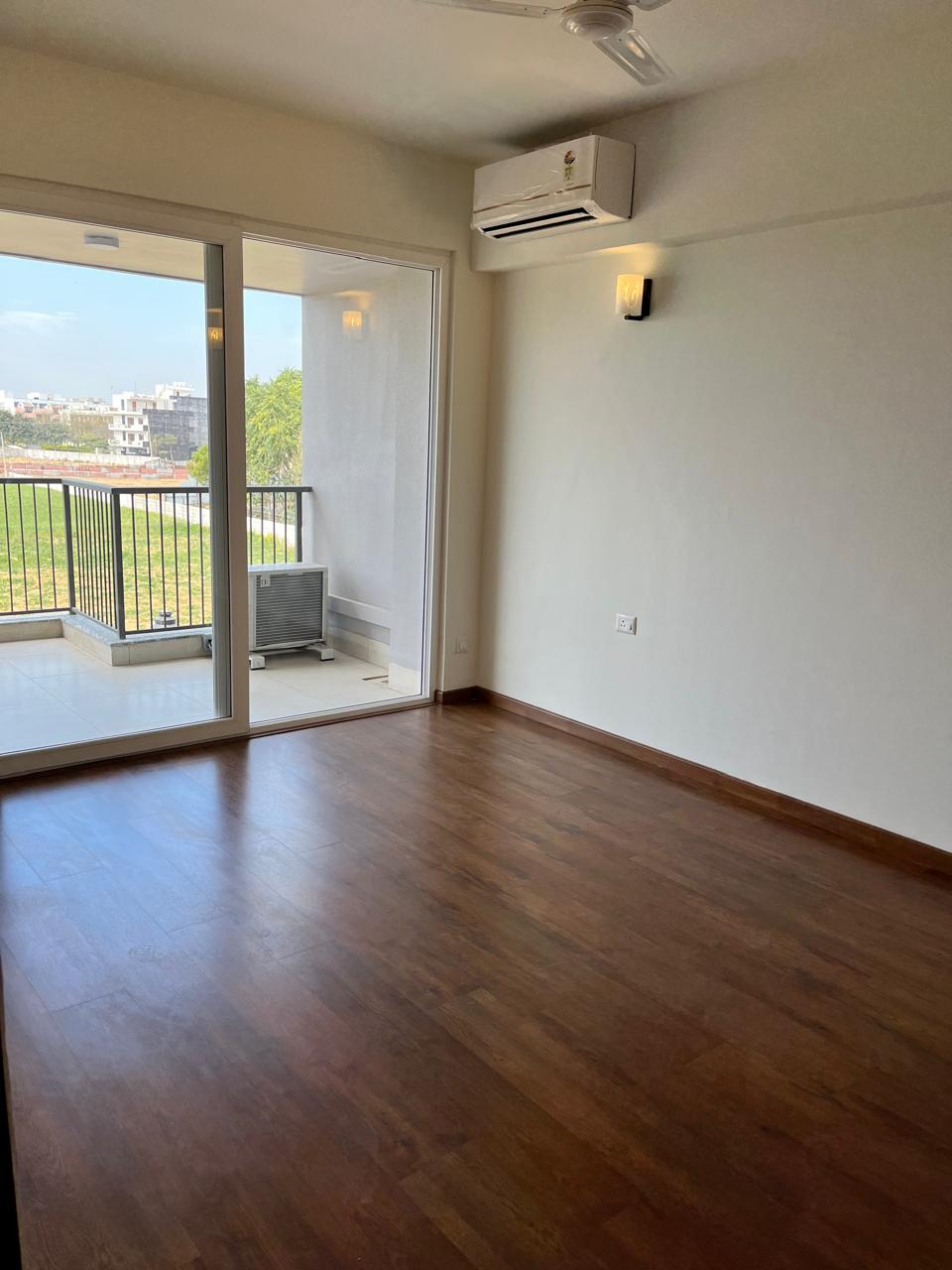 4 BHK + Servant Room,Extra Room Builder Floor For Sale in DLF Garden City Independent Floors