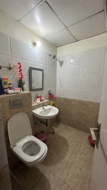 2.5 BHK Apartment For Rent in Gaur City 2 - 12th Avenue, Sector 16c Greater Noida
