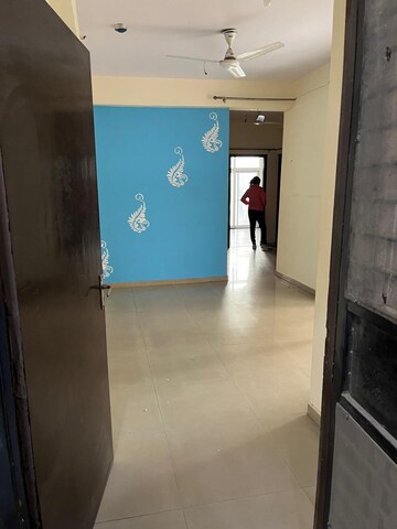 Room in 2 BHK Apartment at Mahagun Mywoods, Sector 16c Greater Noida – for Rent