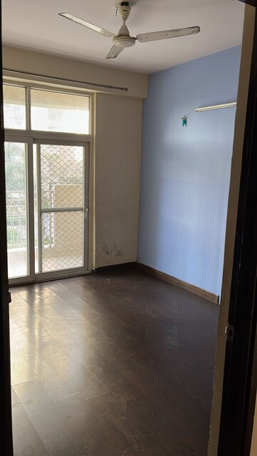 Room in 2 BHK Apartment at Mahagun Mywoods, Sector 16c Greater Noida – for Rent