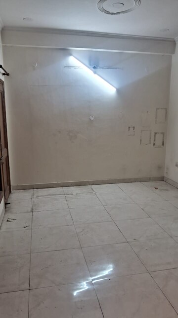 Room in 2 BHK Apartment at Eldeco Aamantran, Sector 119 – for Rent