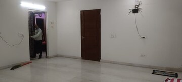 Room in 3 BHK Independent House at Sector 15a – for Rent