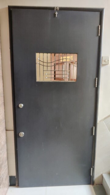 Furnished Amenities in 2 BHK Apartment at Jay Nagar CHS, Malad West – for Sale