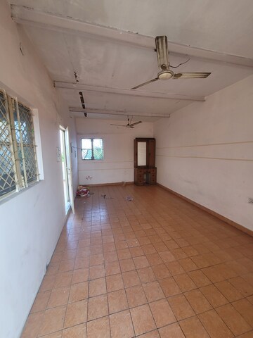Room in 4 BHK Builder Floor at Dilshad Garden – for Sale
