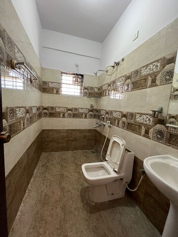 Master Bedroom in 3 BHK Builder Floor at Hsr Layout – for Rent