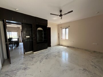 Room in 3 BHK Builder Floor at Hsr Layout – for Rent