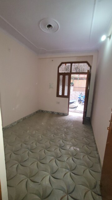 Room in 2 BHK Builder Floor at Dilshad Colony – for Sale