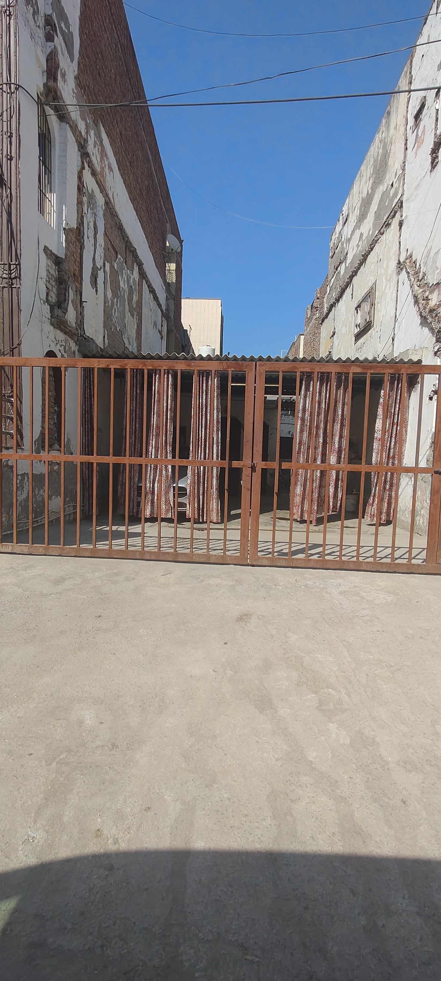 Plot For Sale in Independent House 