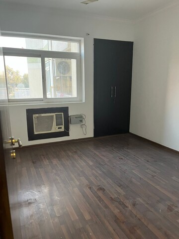 Room in 4 BHK Apartment at TDI City Kingsbury, Kundli – for Rent