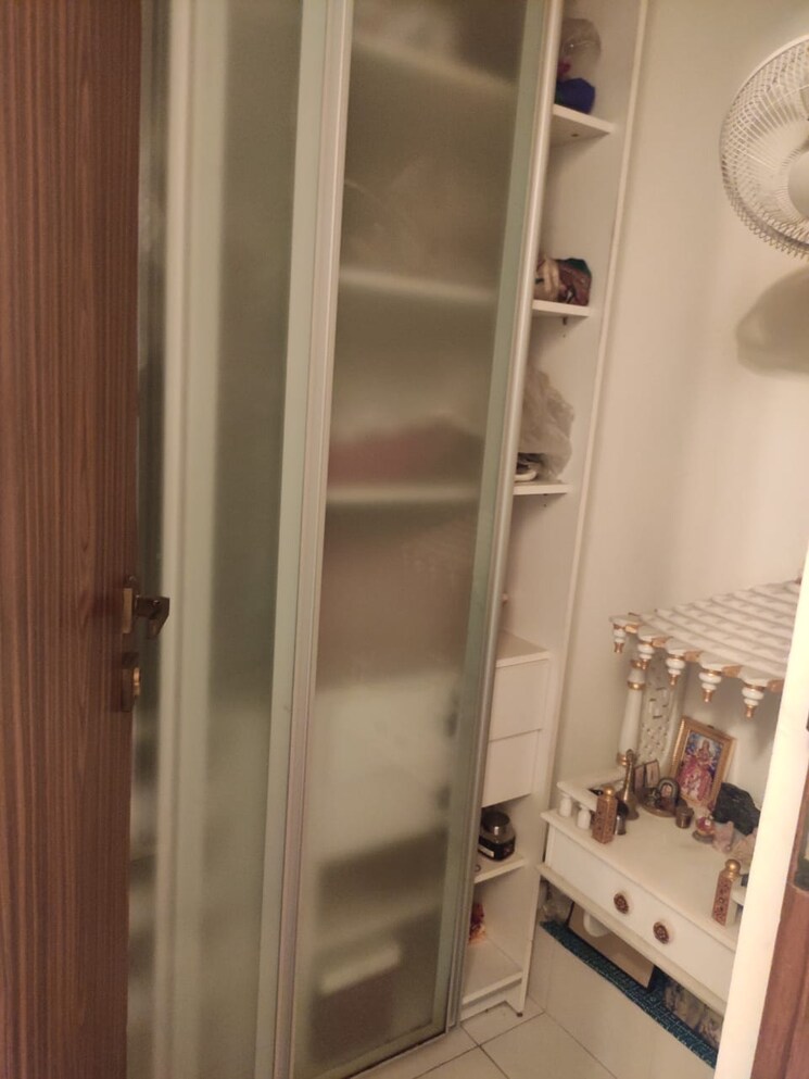 Bathroom, oberoi-sky-city 3 Bedroom 1094 Sq.Ft. Apartment In Borivali East Mumbai 8175299