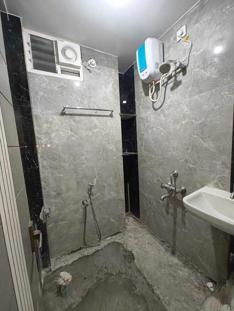 Bathroom, gulmohar colony 2 Bedroom 890 Sq.Ft. Apartment In Gulmohar Colony Mumbai 8175493