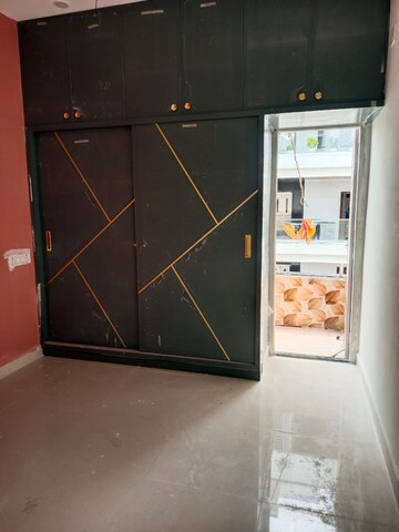 Room in 2 BHK Apartment at Kondapur – for Rent