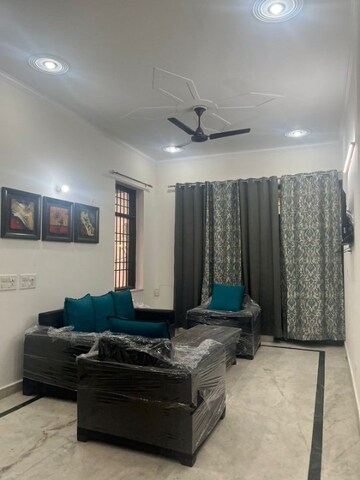 Living Room in 3 BHK Builder Floor at Sector 47 – for Rent