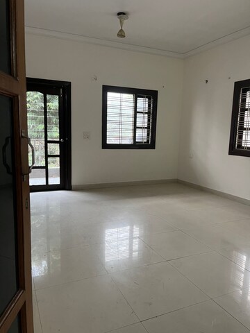 Room in 3 BHK Builder Floor at Sector 23 – for Rent