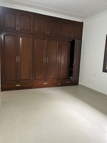 Room in 3 BHK Builder Floor at Sector 23 – for Rent
