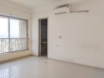 Room in 1 BHK Apartment at Hiranandani Fortune City, New Panvel – for Rent