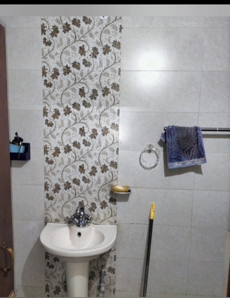 Bathroom, patiala road 3 Bedroom 162 Sq.Yd. Villa In Patiala Road Zirakpur 8175650
