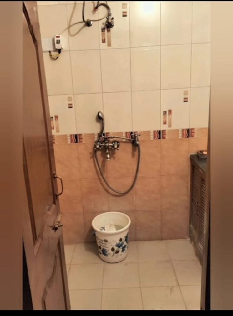 Bathroom, patiala road 3 Bedroom 162 Sq.Yd. Villa In Patiala Road Zirakpur 8175650