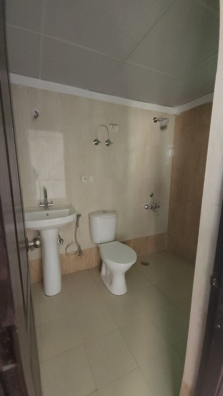 Bathroom, aditya-luxuria-estate 2 Bedroom 965 Sq.Ft. Apartment In Dasna Ghaziabad 8175772