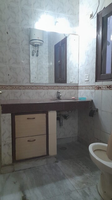 Kitchen in 3 BHK Builder Floor at Sushant Lok 1, Sector 43 – for Rent