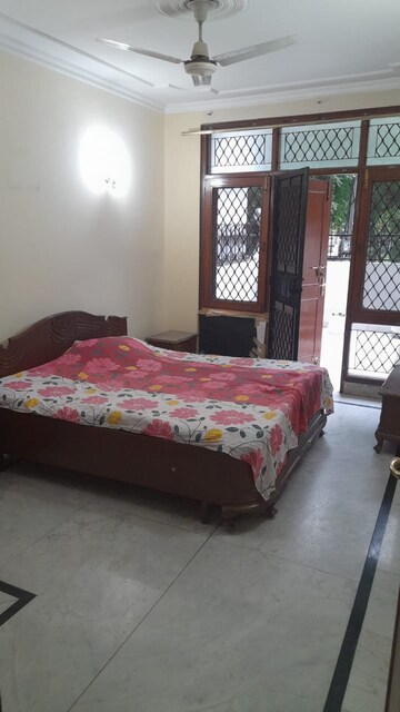 Bedroom in 3 BHK Builder Floor at Sushant Lok 1, Sector 43 – for Rent