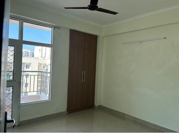 Room in 3 BHK Apartment at JKG Palm Court, Sector 16c Greater Noida – for Rent