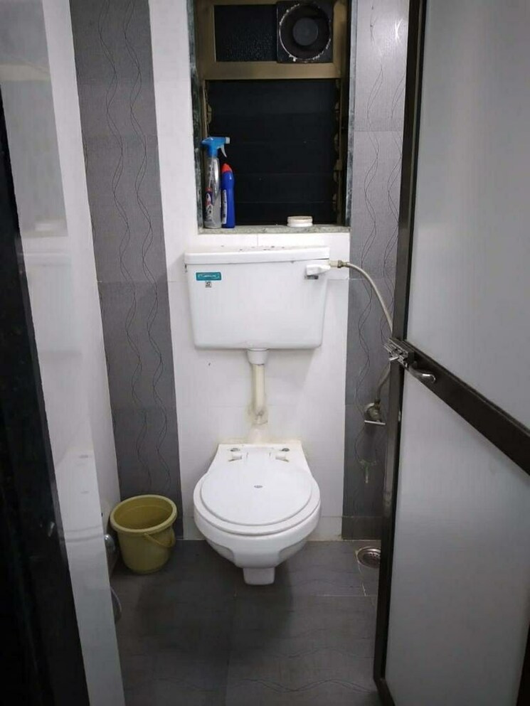 Bathroom, prabhadevi-chs 1 Bedroom 465 Sq.Ft. Apartment In Prabhadevi Mumbai 8175842